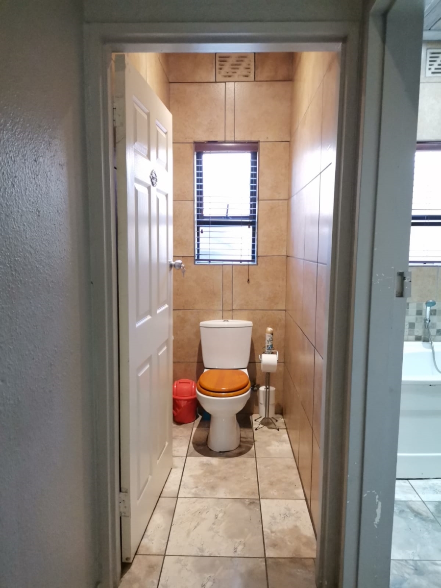 3 Bedroom Property for Sale in Peerless Park East Western Cape